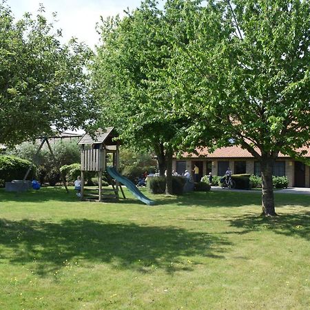 De Meiboom Vakantiehoeve Tot 21 Pers Langemark Екстериор снимка